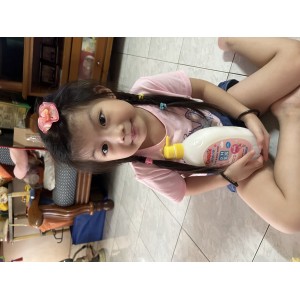 Carrie Junior baby pink body wash