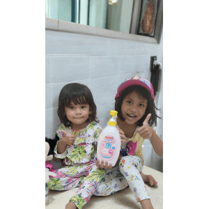 CARRIE Junior PH5.5 Hair & Body Wash Baby pink